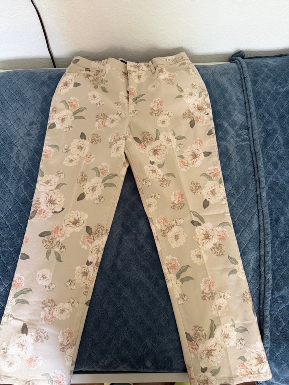 Gloria Vanderbilt Beige Floral Ankle Jeans
